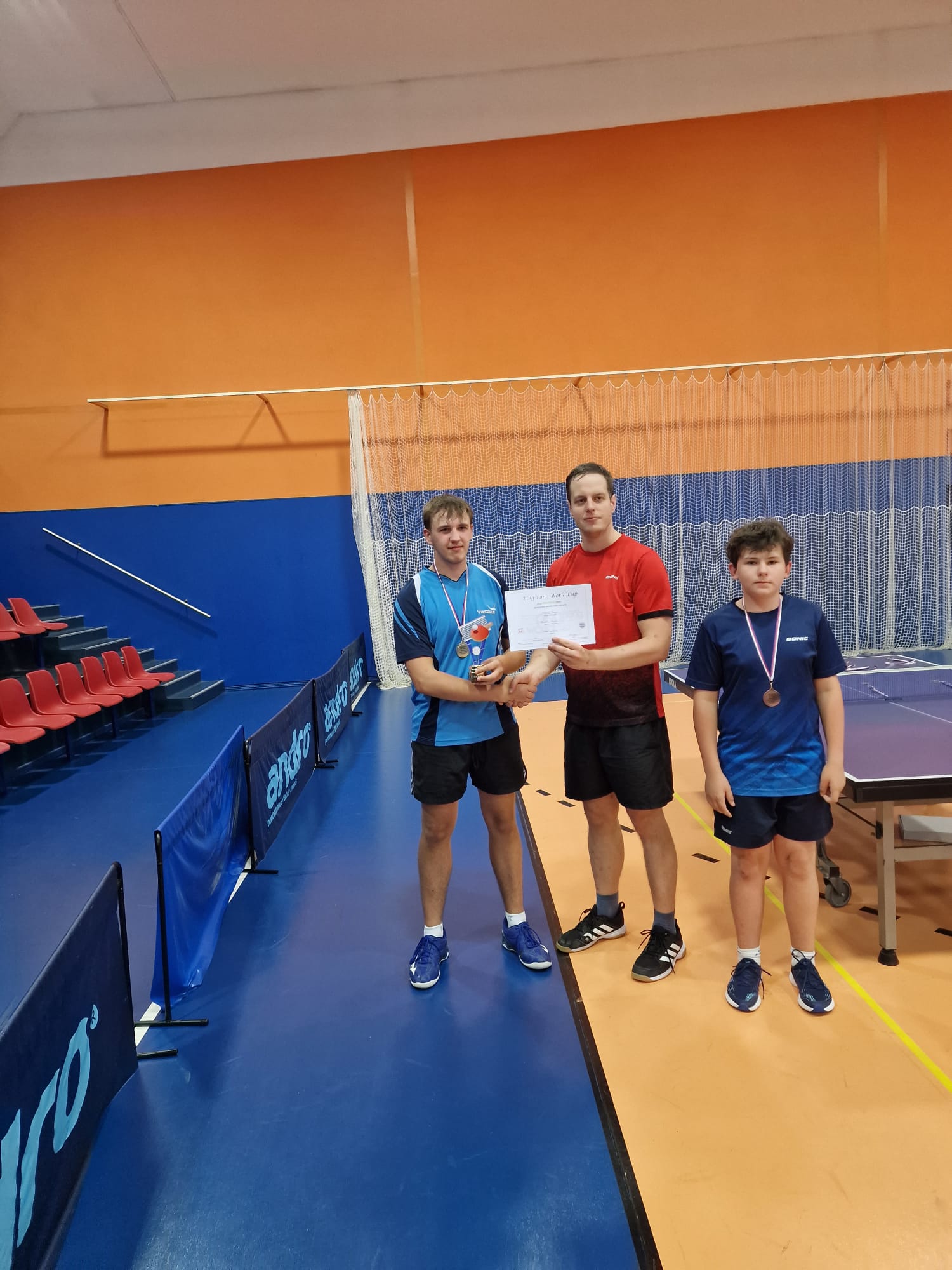 Daniel Vitásek - předání certifikátu do Mexika